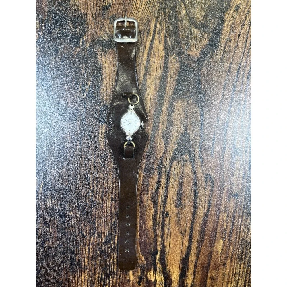 Women's Caravelle Silver Tone Watch Leather Band Needs Battery